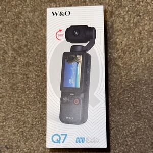 Q7 Black Digital Camera